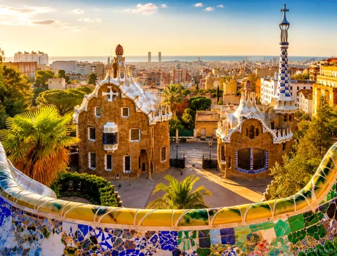 Guide leading a small group on the Park Güell guided tour in Barcelona